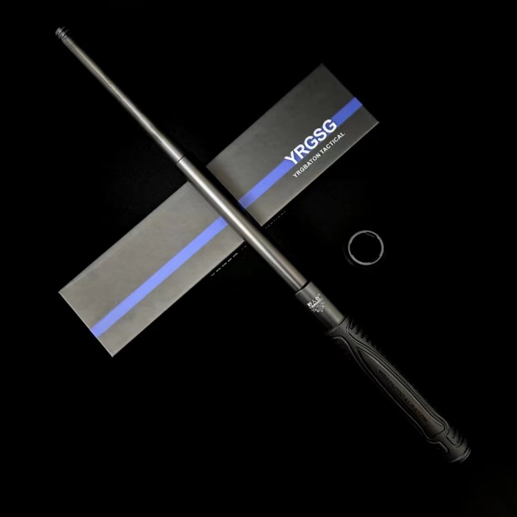剑客21寸机械甩棍
①轻型/缩回:224mm,伸长:508mm，重量:330±3克    ,材质:航空铝合金。
②重型/